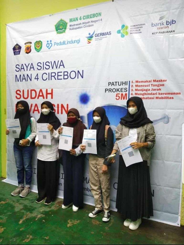 120 Siswa MAN 4 Cirebon Disuntik "Perisai Corona"