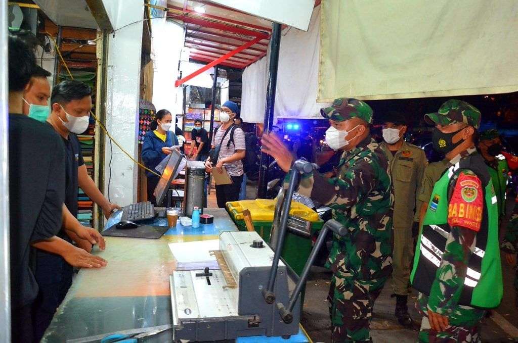 Cegah Penularan Virus Covid- 19, Kodam III/Slw Lakukan Patroli Bersama