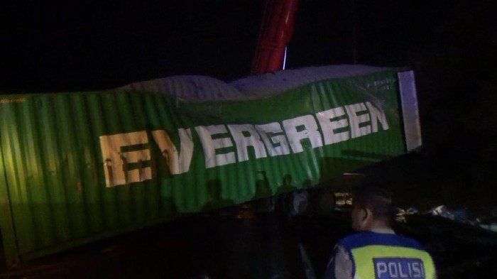 Direktur Indomaret Tewas kecelakaan Di Tol Cipularang Direktur Indomaret Tewas kecelakaan Di Tol Cipularang