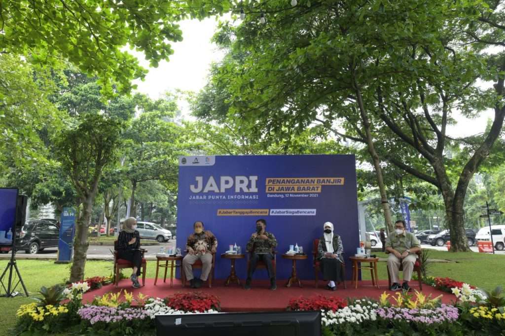 Jabar Kembangkan Kawasan Tuntas Sampah di Tiga Daerah Jabar Kembangkan Kawasan Tuntas Sampah di Tiga Daerah