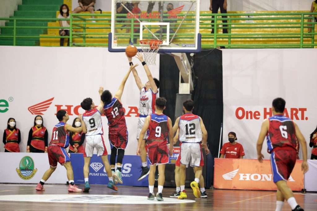 DBL Seri Jabar Percontohan Basket dengan Penonton DBL Seri Jabar Percontohan Basket dengan Penonton