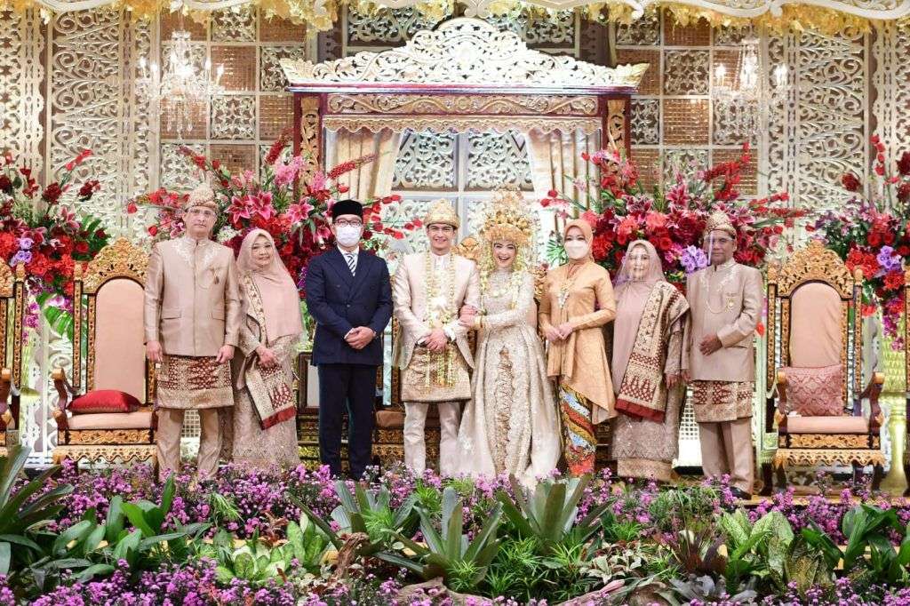 Ria Ricis Nikah, Ridwan Kamil Beri Hadiah Lukisan Karya Sendiri