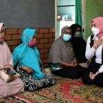 Atalia Datangi Keluarga Sarah, Warga Cianjur Yang Tewas Disram Air Keras