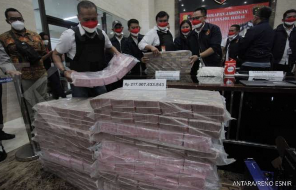 Lagi, Polri Amankan Pinjol! 13 Tersangka dan 7 Rekening Senilai Rp 217 Miliar Lagi, Polri Amankan Pinjol! 13 Tersangka dan 7 Rekening Senilai Rp 217 Miliar