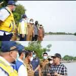 Dampingi BBWS Citarum, Plt. Bupati Bekasi Tinjau Tanggul Kritis