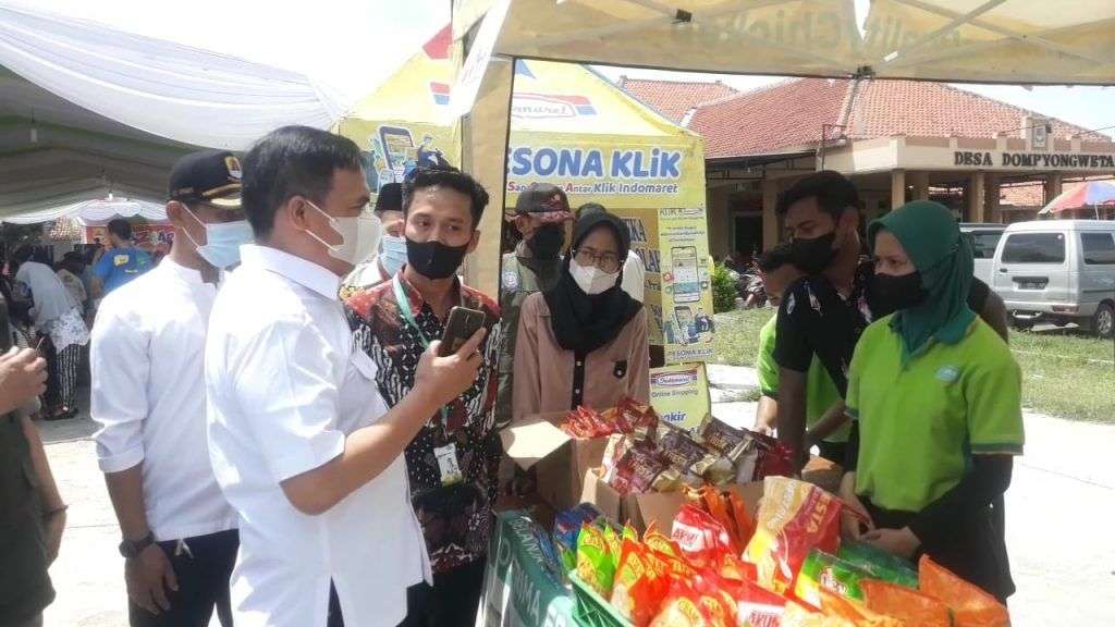 Disperindag Kab Cirebon Sukses Gelar Bazar Murah Di Dompyong Wetan