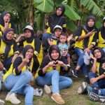 Ibu-ibu “Senam Pakulen Ceria” Makin Ceria Dihibur Vokalis SP Band