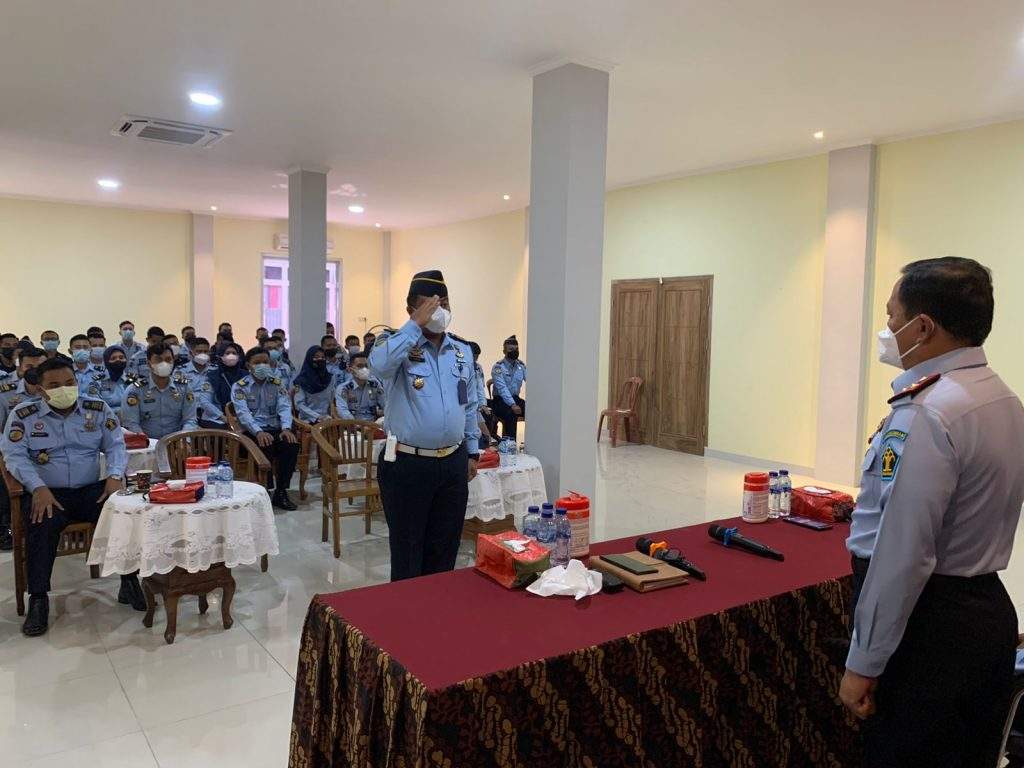 Kalapas Kelas IIA Cikarang Beri Penguatan Petugas Di Awal Tahun 2022