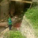 Limbah Cair Merah Diduga Sengaja Dibuang ke Kali Sadang