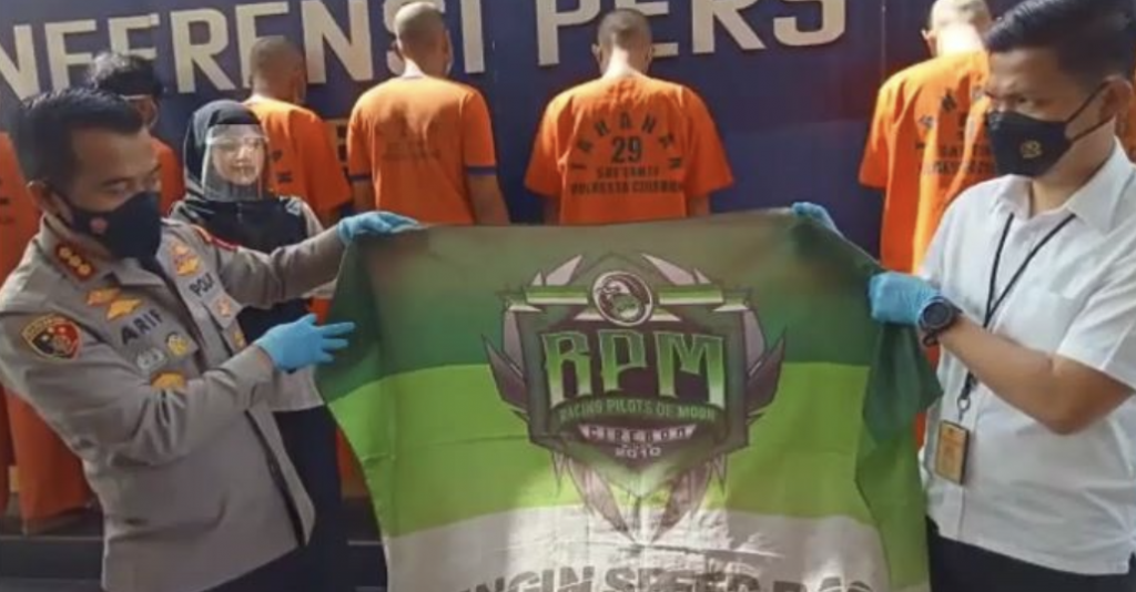 Tiga Anggota Geng Motor yang Tewaskan Remaja Di Cirebon Timur Akhirnya Dibekuk Tiga Anggota Geng Motor yang Tewaskan Remaja Di Cirebon Timur Akhirnya Dibekuk