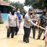 Pastikan Banjir Waled Tertangani, Kapolresta Cirebon Terjun Langsung