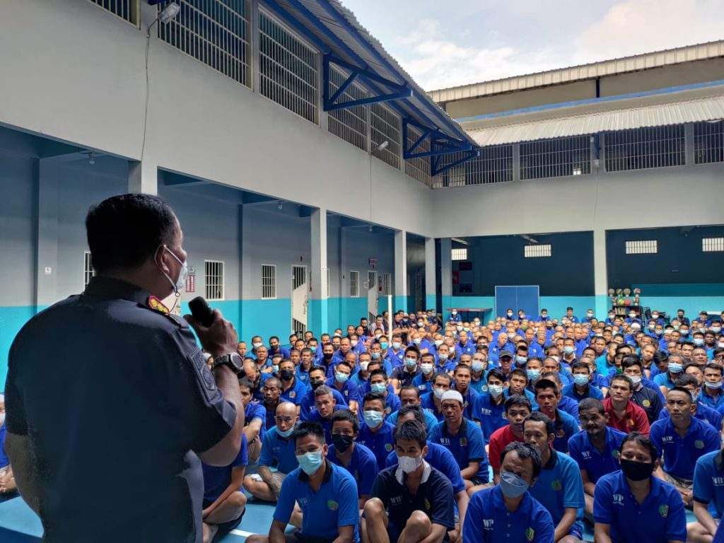 Kalapas Cikarang Sosialisasikan Permenkumham Nomor 7 Tahun 2022 Kepada Seluruh WBP Kalapas Cikarang Sosialisasikan Permenkumham Nomor 7 Tahun 2022 Kepada Seluruh WBP