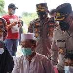 Kapolres Metro Bekasi Tinjau Vaksinasi Lansia di Sukatani