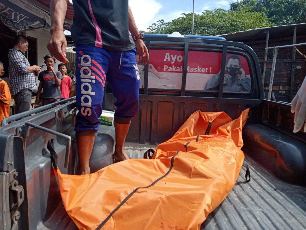 Pria Tanpa Identitas Tewas Terserempet KA Di Losari - Cirebon