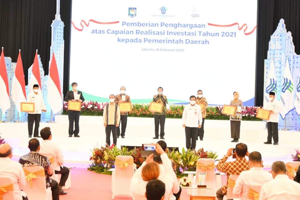 2021 Investasi Terbaik, Jabar Terima Penghargaan