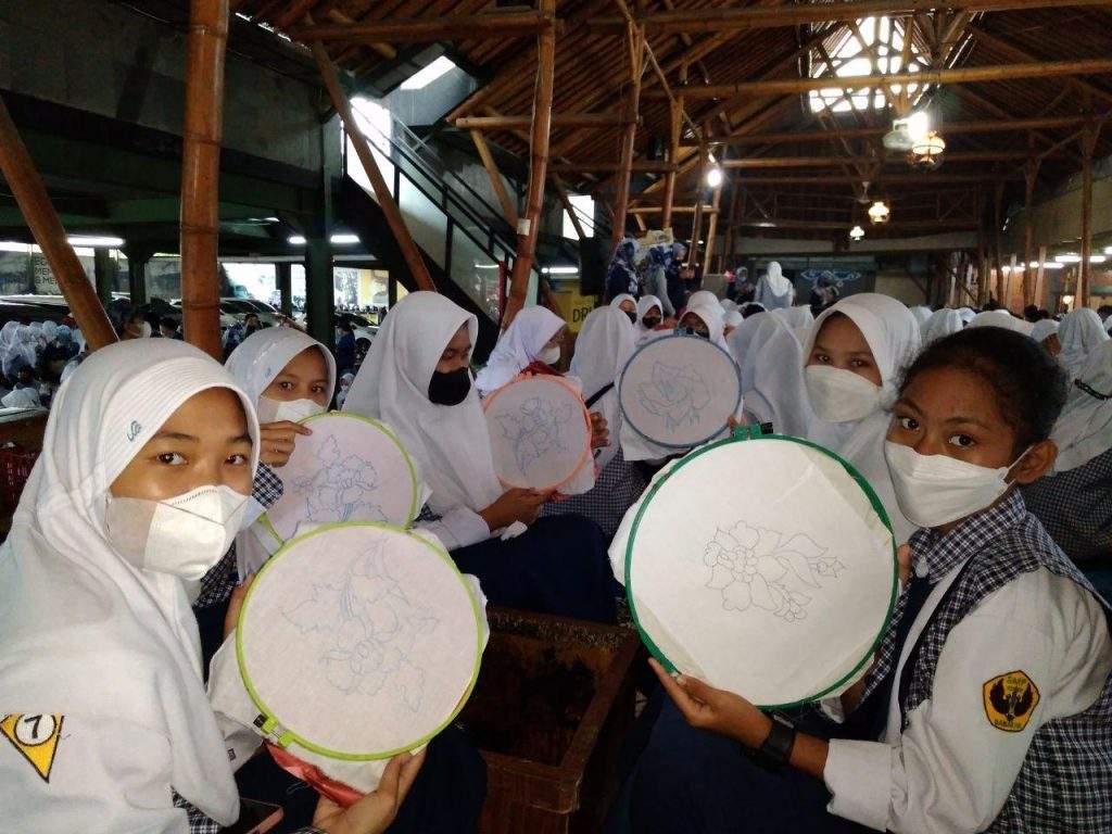 Mantapkan 'Outdoor Education', 320 Siswa SMPN 1 Babakan Ikuti Study Wisata