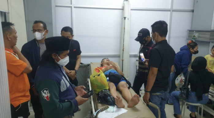 Gara-gara Bola, Wartawan TV Dipukul Oknum Polisi Di Sumedang Gara-gara Bola, Wartawan TV Dipukul Oknum Polisi Di Sumedang