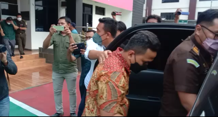Dua Oknum Petugas BPK Jabar Kena OTT