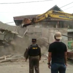 Picu Kemacetan Karena Penyempitan Jalan, Puluhan Bangli Dibongkar Satpol PP