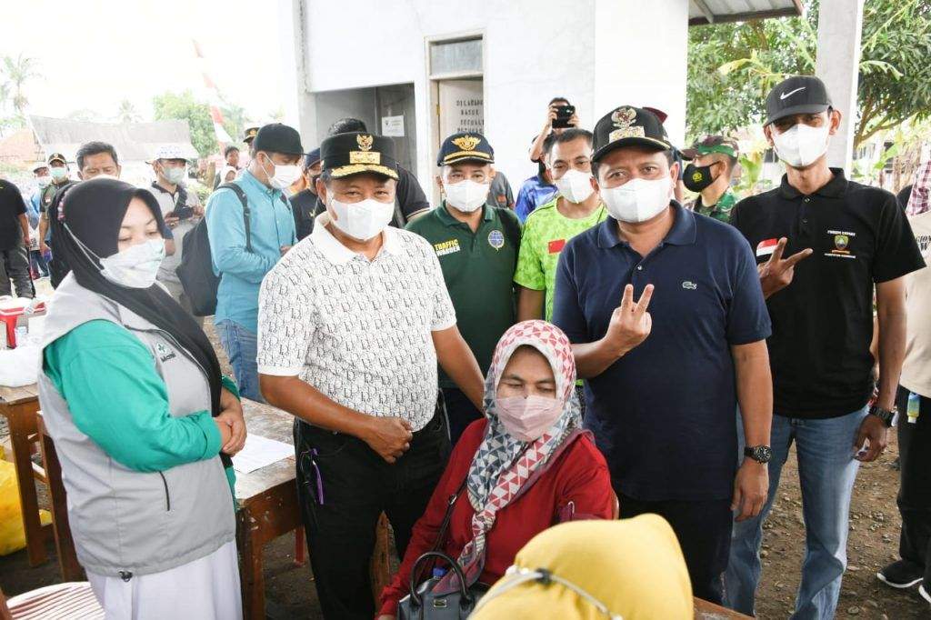 Hadiri Milangkala Desa Rancamulya, Wagub: Bukti Optimisme Masyarakat Pandemi Segera Berakhir Hadiri Milangkala Desa Rancamulya, Wagub: Bukti Optimisme Masyarakat Pandemi Segera Berakhir