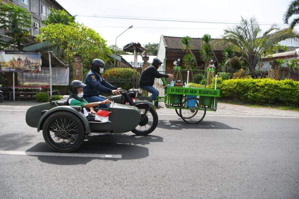 Ridwan Kamil Bonceng Legenda Hidup Pembalap Indonesia Keliling Kota Mataram