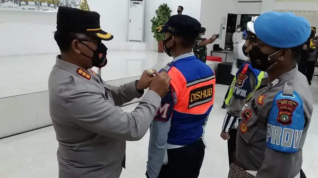 Polrestro Bekasi Gelar Apel Ops Ketupat Jaya 2022