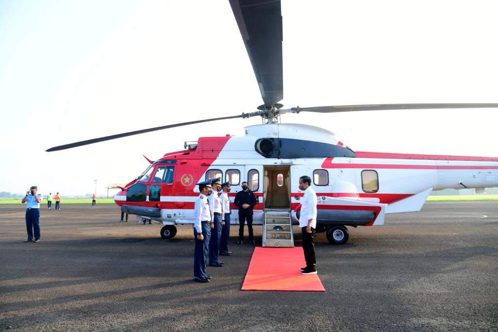 Presiden Bagikan Bansos Hingga Resmikan Infrastruktur di Jabar dan Jateng