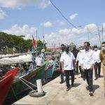 Nelayan Cirebon "Curhat" Solar Langka Ke Jokowi dan Ridwan Kamil