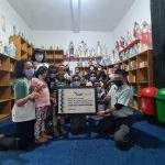 Fajar Paper Berikan Pemahaman Ekonomi Sirkular dan Donasikan Fasilitas Perpustakaan, Sembako serta Penyediaan Mesin Bailing Press Fajar Paper Berikan Pemahaman Ekonomi Sirkular dan Donasikan Fasilitas Perpustakaan, Sembako serta Penyediaan Mesin Bailing Press