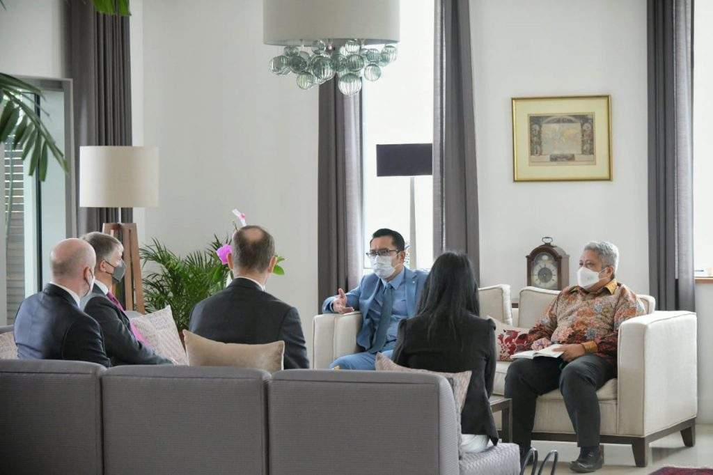 Gubernur Jabar dan Dubes Inggris untuk Indonesia Bahas Penggunaan Energi Baru Terbarukan