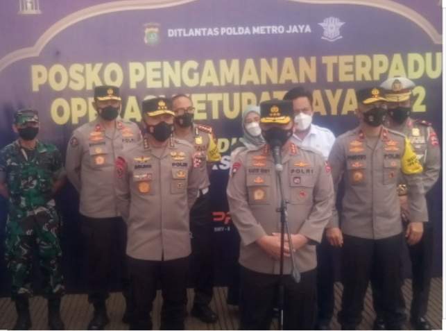 Wakapolri Tinjau Pospam Terpadu Ops Ketupat Jaya 2022 di Ruas Tol Japek KM 29