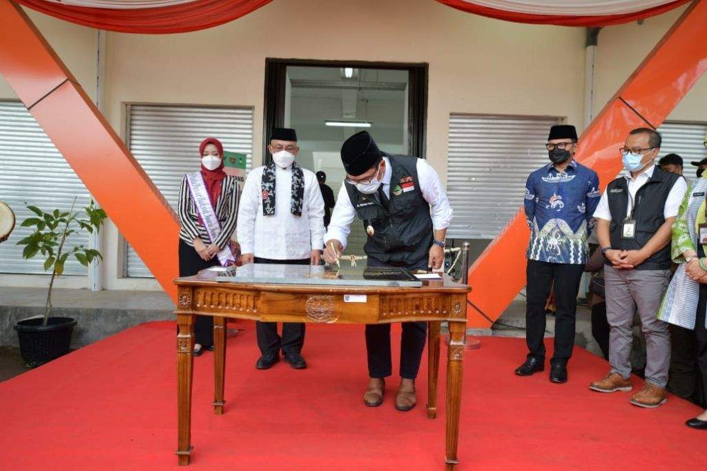 Gubernur Luncurkan Program Pemesanan Migor Lewat Aplikasi Sapawarga di Depok