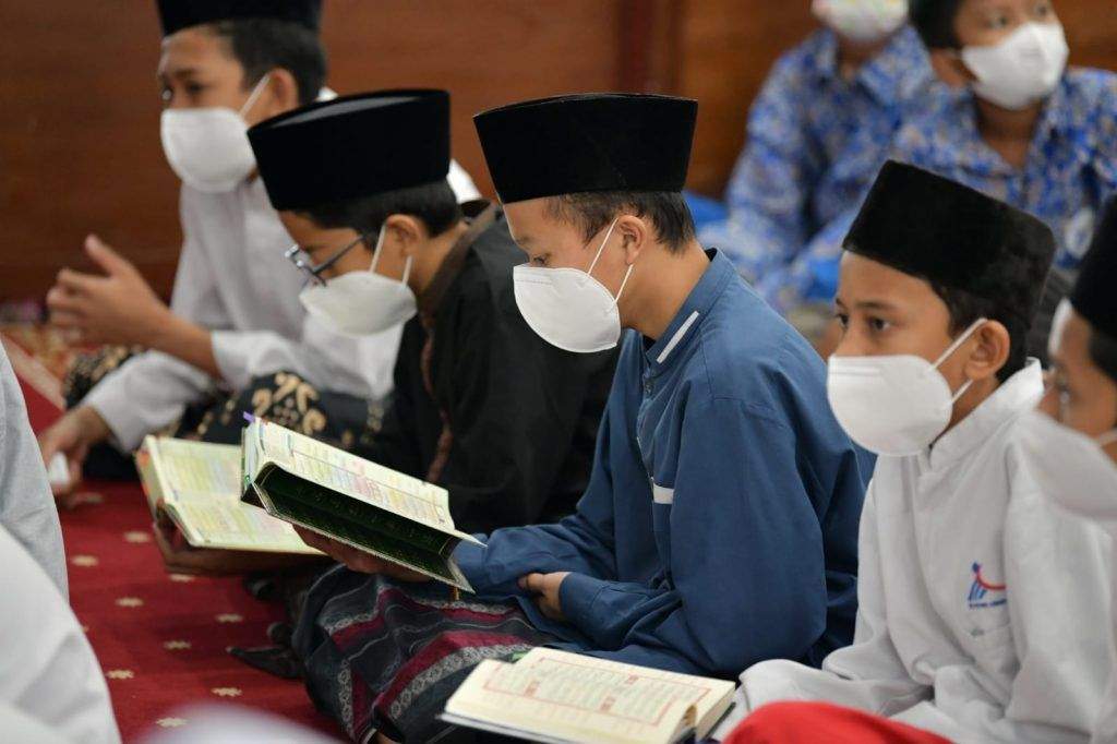 Ridwan Kamil Beri Bantuan Pembangunan Masjid di Depok