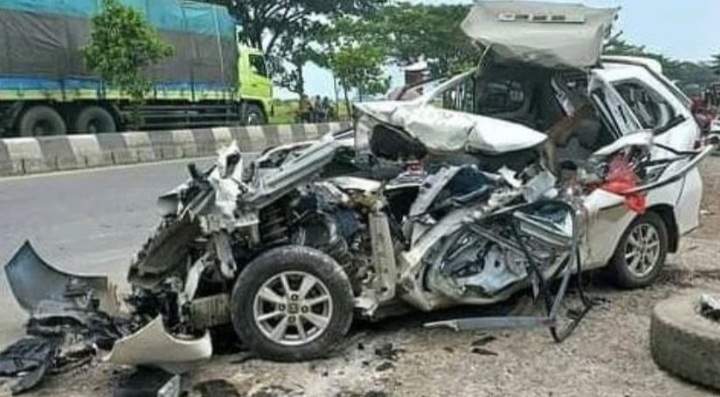 Laka Lantas Pantura Playangan, 6 Orang Tewas Laka Lantas Pantura Playangan, 6 Orang Tewas