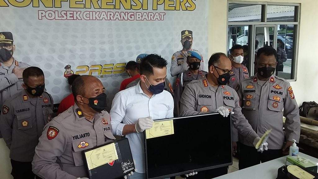 Pelaku dan Penadah Barang Curian di Rumsong Diamankan Polisi Pelaku dan Penadah Barang Curian di Rumsong Diamankan Polisi