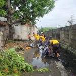 FajarPaper Bantu Masyarakat Kalijeruk Atasi Masalah Lingkungan Melalui Program Bersih Lingkungan