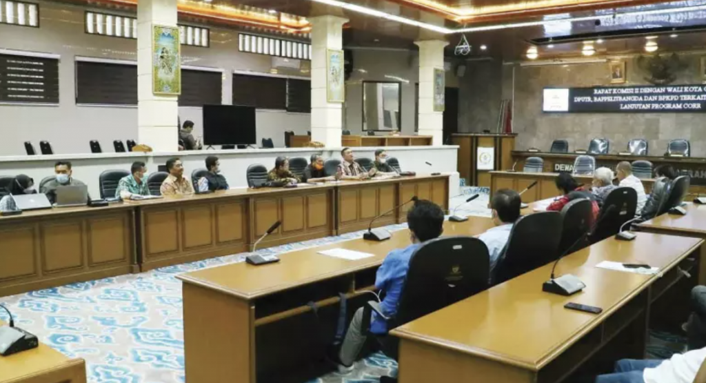 DPRD Kota Cirebon Desak Pemkot Realisasikan Pembangunan Jalur Lingkar DPRD Kota Cirebon Desak Pemkot Realisasikan Pembangunan Jalur Lingkar