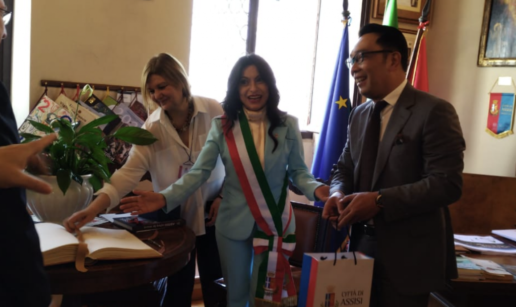 Kunker Eropa, Ridwan Kamil: Semoga Perdamaian Akhiri Perang Ukraina - Rusia Kunker Eropa, Ridwan Kamil: Semoga Perdamaian Akhiri Perang Ukraina - Rusia