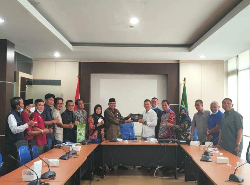 Dinsos Terima Kunjungan DPRD Pesisir Selatan Dinsos Terima Kunjungan DPRD Pesisir Selatan