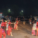 Suguhan Tari Topeng Polresta Cirebon Ampuh Hibur Pemudik Saat Arus Balik