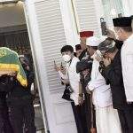 Masyarakat dan Ratusan Pelajar Iringi Jenazah Eril Menuju Permakaman Keluarga