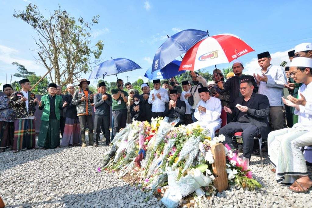 Ridwan Kamil dan Keluarga Sudahi Duka Cita dan Siap Lanjutkan Jejak Kebaikan-kebaikan Eril Ridwan Kamil dan Keluarga Sudahi Duka Cita dan Siap Lanjutkan Jejak Kebaikan-kebaikan Eril