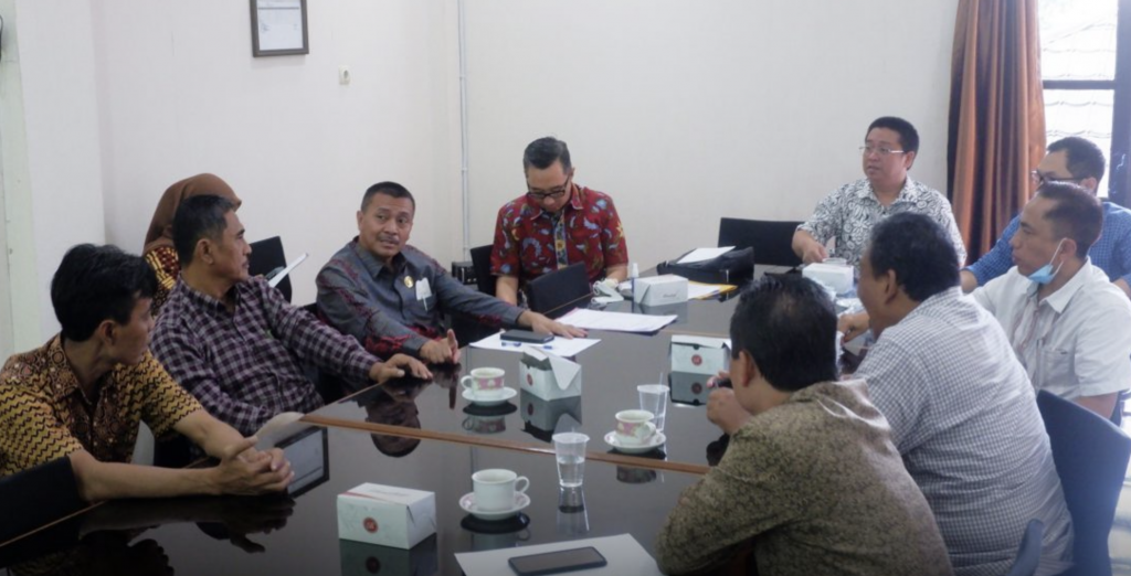 Pansus DPRD Rekomendasikan Pemkot Cirebon Siapkan Raperda RTRW 2022-2042 Pansus DPRD Rekomendasikan Pemkot Cirebon Siapkan Raperda RTRW 2022-2042