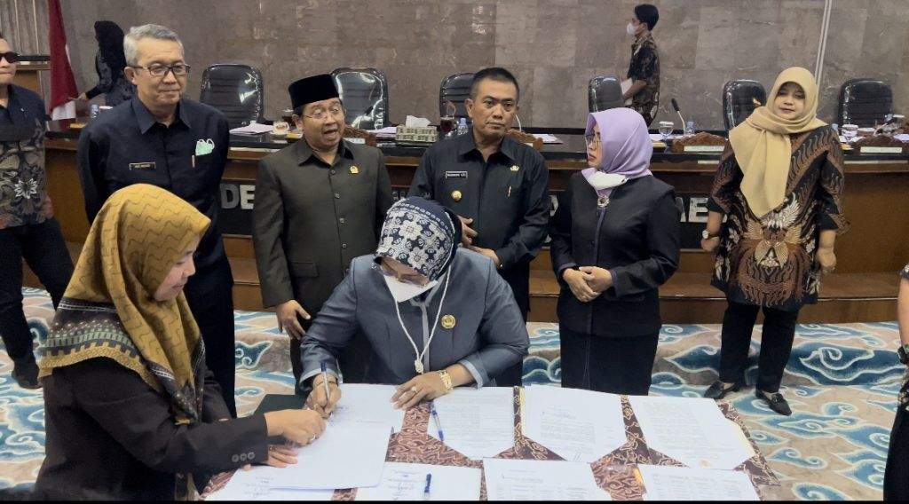 DPRD Setujui Raperda Pertanggungjawaban Pelaksanaan APBD Kota Cirebon 2021