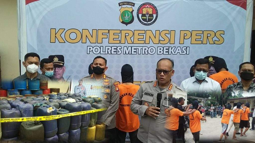 6.165 Liter Solar Bersubsidi Diamankan Polisi Berikut 5 Tersangkanya 6.165 Liter Solar Bersubsidi Diamankan Polisi Berikut 5 Tersangkanya