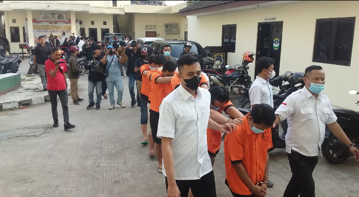 7 Pengedar Narkoba dan Obat-Obatan Terlarang Antar Wilayah Diciduk Polisi 7 Pengedar Narkoba dan Obat-Obatan Terlarang Antar Wilayah Diciduk Polisi