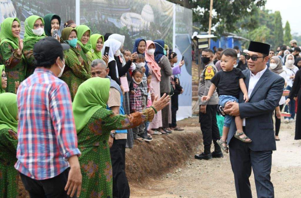 Kenang Hari Ulang Tahun Almarhum Eril, Keluarga Ridwan Kamil Berziarah Kirim Doa