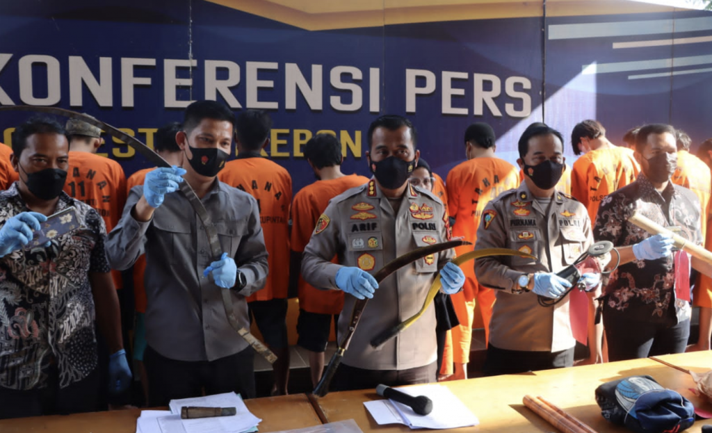 Polresta Cirebon Ungkap Aneka Kasus Kejahatan, 17 Tersangka Berhasil Dibekuk Polresta Cirebon Ungkap Aneka Kasus Kejahatan, 17 Tersangka Berhasil Dibekuk