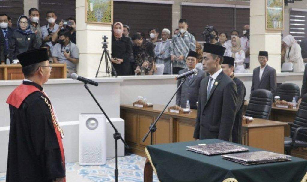 Ruri Resmi Gantikan Affiati Jabat Ketua DPRD Kota Cirebon