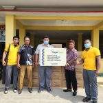 FajarPaper Serahkan Bantuan 500 Paket Sembako, 1 Unit Kendaraan Angkutan Sampah dan 80 Sembako Untuk Desa Harjamekar dan Panti Asuhan